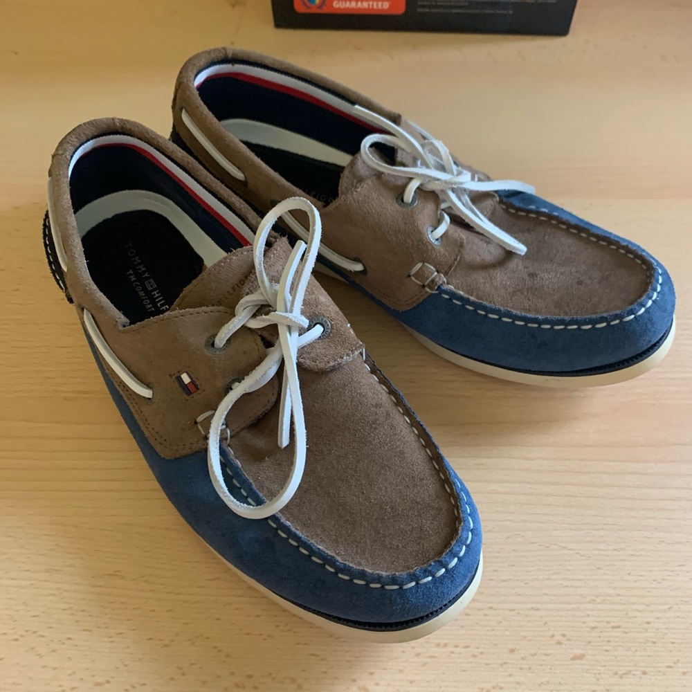 Tommy Hilfiger boat shoe (size: 9 US)